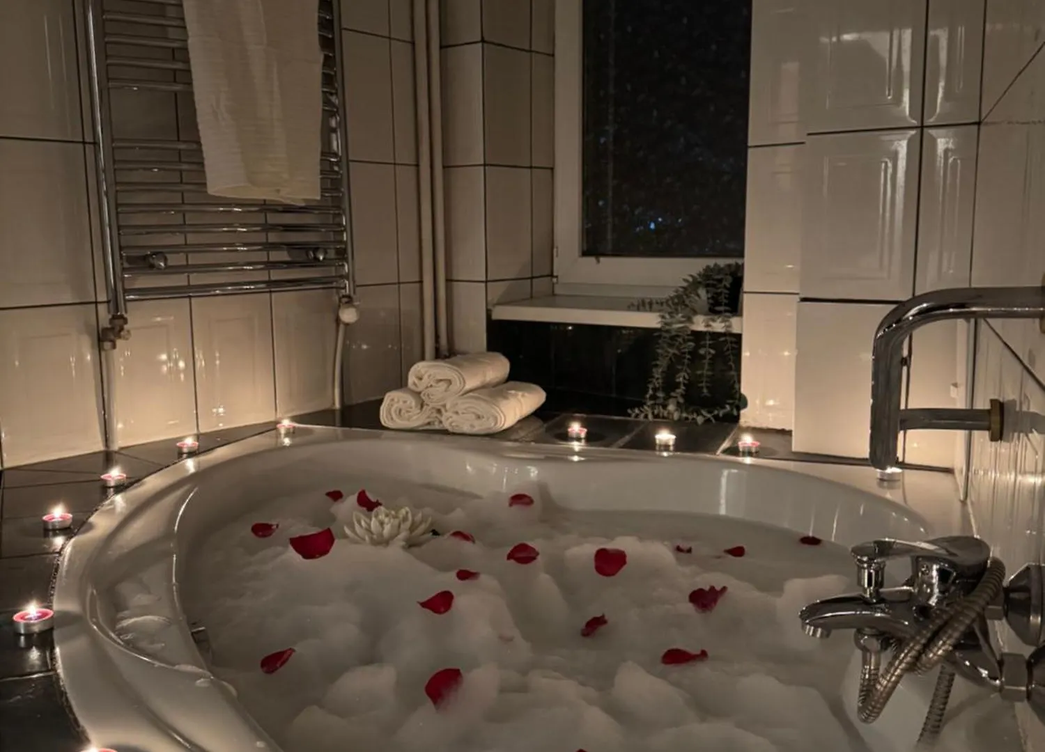 Romantic Bathtube Cismigiu Park 2 Room Apartament Bucharest 0*,